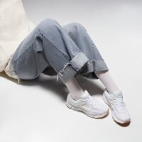 Damskie buty NIKE ZOOM VOMERO 5 fj2028-104 kolor beżowy