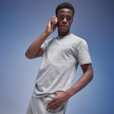 NIKE T-SHIRT SPORTSWEAR CLUB