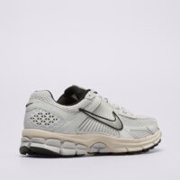 Damskie buty NIKE ZOOM VOMERO 5 fn6742-002 kolor niebieski
