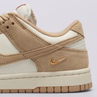 Damskie buty NIKE WMNS DUNK LOW SE io4244-101 kolor kremowy