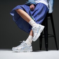 Damskie buty NIKE W ZOOM VOMERO 5 MET ib8929-001 kolor szary