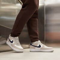 Męskie buty NIKE AIR FORCE 1 '07 fd9748-001 kolor szary