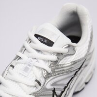 Damskie buty NIKE W AIR MAX MOTO 2K hq2056-103 kolor biały