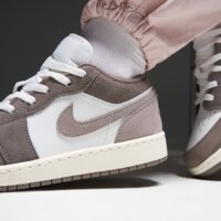 Buty dziecięce JORDAN AIR 1 LOW BG  553560-026 kolor biały