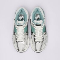 Damskie buty NIKE W ZOOM VOMERO 5 NEWS hf1877-101 kolor biały