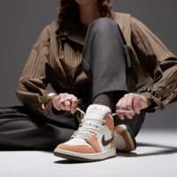 Damskie buty WMNS JORDAN 1 MID EDG iq0306-133 kolor beżowy