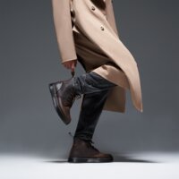 Męskie trapery DR.MARTENS BROOKLINE CHUKKA 6 EYE BOOT 41681200 kolor brązowy