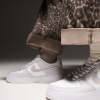 Męskie buty NIKE AIR FORCE 1 '07 LV8 ib6842-100 kolor szary