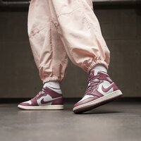 Damskie buty WMNS AIR JORDAN 1 MID bq6472-050 kolor różowy