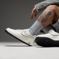 Męskie buty NIKE AIR FORCE 1 '07  iq7593-133 kolor beżowy