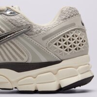 Damskie buty NIKE W ZOOM VOMERO 5 NA fd0884-025 kolor szary