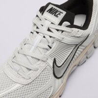 Damskie buty NIKE ZOOM VOMERO 5 fn6742-002 kolor niebieski