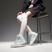 Damskie buty WMNS AIR JORDAN 1 MID bq6472-134 kolor miętowy
