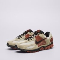 Męskie buty NIKE ZOOM VOMERO 5 hf1553-201 kolor beżowy