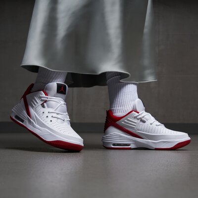 JORDAN MAX AURA 5 BG