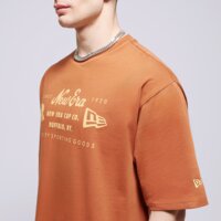 Koszulka męska NEW ERA T-SHIRT NE HERITAGE PATCH OS NONE 60435368 kolor brązowy