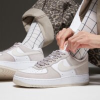 Męskie buty NIKE AIR FORCE 1 '07  ib3080-001 kolor szary