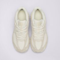 Damskie buty NIKE W AIR MAX MOTO 2K SE SUE io4862-100 kolor beżowy