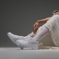 Buty dziecięce NIKE AIR FORCE 1 ESS+ BG io7958-101 kolor beżowy
