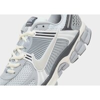 Damskie buty NIKE W ZOOM VOMERO 5 GCEL fd9919-001 kolor szary