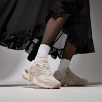 Damskie buty NEW BALANCE 9060  u9060ccb kolor beżowy