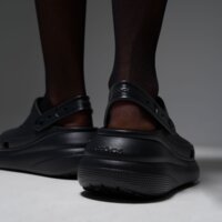 Klapki damskie CROCS CLASSIC CRUSH CLOG 207521-001 kolor czarny