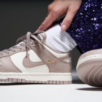 Damskie buty NIKE W DUNK LOW NC ib4417-105 kolor beżowy