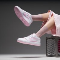 Buty dziecięce JORDAN AIR 1 LOW  553560-608 kolor różowy