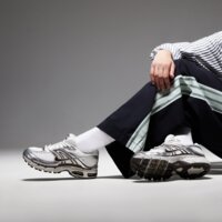 Damskie buty NIKE W AIR MAX MOTO 2K io1915-030 kolor beżowy