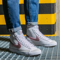 Buty dziecięce NIKE BLAZER MID '77  da4086-105 kolor biały