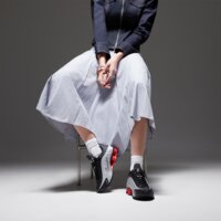 Damskie buty NIKE W SHOX R4 ar3565-011 kolor czarny