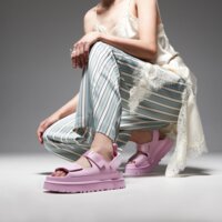 Klapki damskie UGG GOLDENGLOW 1152685-pkd kolor różowy