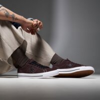 Męskie buty CONVERSE ONE STAR PRO a10575c kolor bordowy