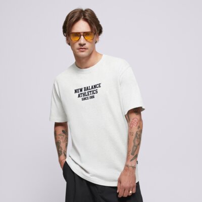 NEW BALANCE T-SHIRT VARSITY GRAPHIC T-SHIRT