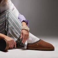 Damskie buty EMU AUSTRALIA SHARKY SCUFF w13179chestnut kolor brązowy