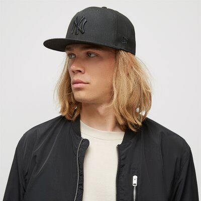 NEW ERA CZAPKA BLACK ON BLACK NY YANKEES
