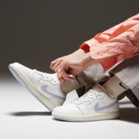 Damskie buty JORDAN AIR WMNS 1 LOW  dc0774-106 kolor beżowy