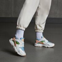 Damskie buty NIKE AIR HUARACHE SE dq0117-100 kolor multicolor