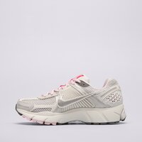 Damskie buty NIKE W ZOOM VOMERO 5 GCEL CN  fn3695-001 kolor różowy