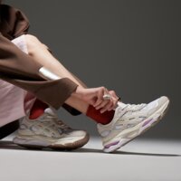 Damskie buty ASICS GEL-NYC 2.0 1203a895-101 kolor beżowy