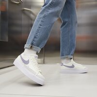 Damskie buty NIKE W BLAZER LOW PLATFORM dj0292-110 kolor biały