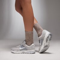 Damskie buty NIKE W ZOOM VOMERO 5 hq0458-001 kolor szary