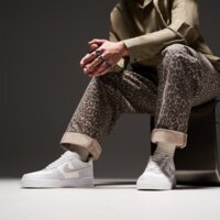 Męskie buty NIKE AIR FORCE 1 '07 LV8 ib6842-100 kolor szary