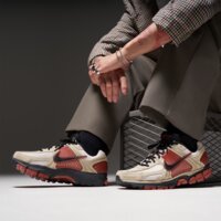 Męskie buty NIKE ZOOM VOMERO 5 hf1553-201 kolor beżowy