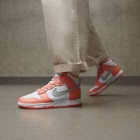 NIKE DUNK HIGH 