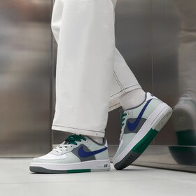NIKE AIR FORCE 1 LV8 1