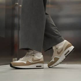 NIKE AIR MAX 1 BG