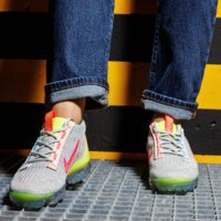 Damskie buty NIKE W AIR VAPORMAX 2021 FK dh4088-002 kolor multicolor