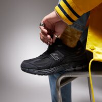 Męskie buty NEW BALANCE 2002  m2002rpj kolor czarny