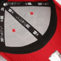 Męska czapka z daszkiem NEW ERA CZAPKA COMFORT 3930 BUCCANEERS TAMPA BAY BUCCANEERS 60364367 kolor czerwony